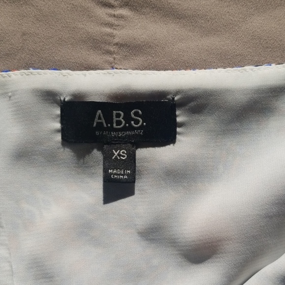 Top - Picture 4 of 4